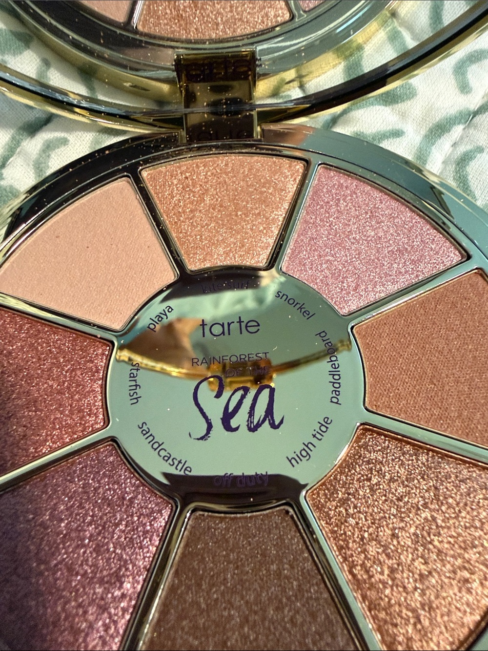 tarte Rose Gold Glitter Compact - Picture 2 of 3
